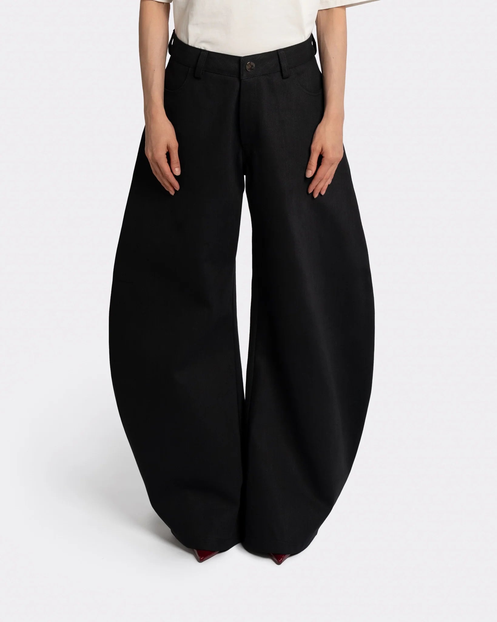 Round Five Pocket Black